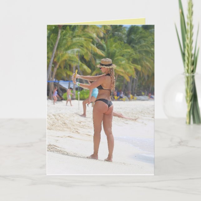 TARJETAS DE CUMPLEAÑOS DE BIKINI BIG BOTTOM CHICA  (Anverso)