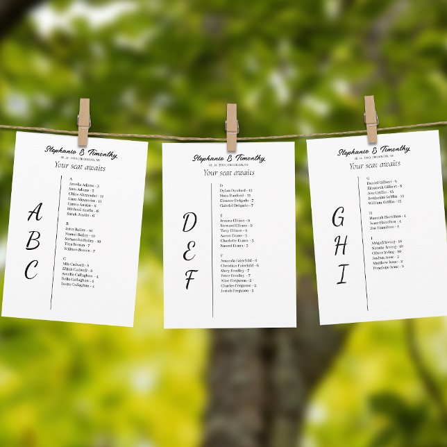 Tarjetas de gráfico alfabético simple para Bodas (Easily guide guests to their seats with alphabetically ordered seating chart cards.)