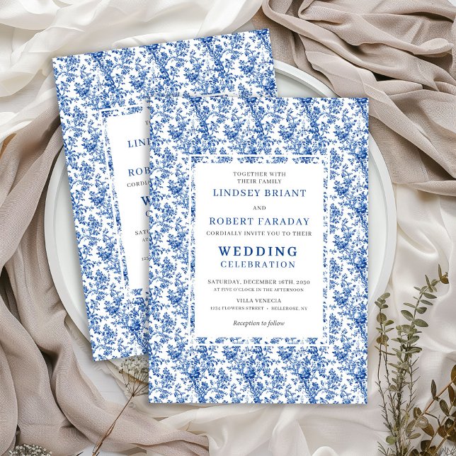 Tarjetas de Invitación de Boda Clásicas Florales d (Elegant Blue Toile Floral Classic Wedding Invitation)
