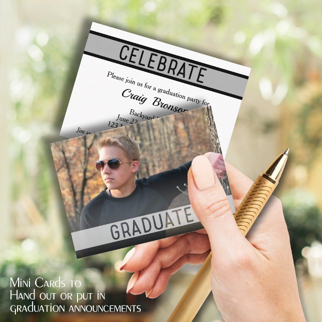 Tarjetas de invitación para fotografía de grado MI (Small 3.5" x 2.5" graduation party cards to hand out or include in your graduation announcements.)
