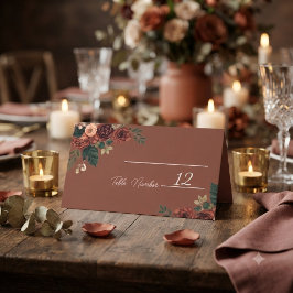 Tarjetas de lugar de boda floral romántica marrón