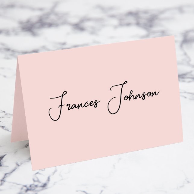 Tarjetas de lugar de nombre de firma Rubor moderna (Blush and Black Modern Handwritten Signature Style Script Individual Name Place Cards)