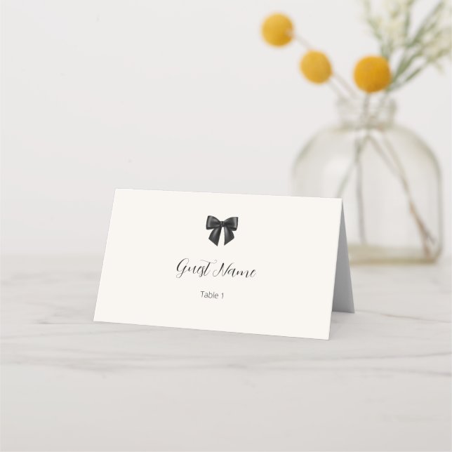 Tarjetas de lugar dobladas para boda con lazo negr (Anverso)