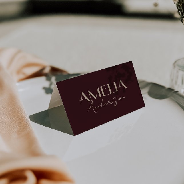 Tarjetas de lugar para boda de lujo con fondo rojo (Subido por el creador)