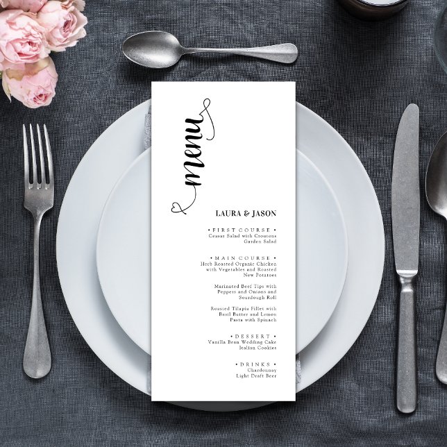 Tarjetas de Menú de Boda Simples en Blanco y Negro (Simple black and white wedding menu cards add timeless elegance to each place setting)