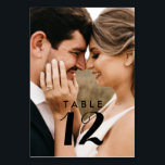 Tarjetas de mesa Boda de fotografía elegante y mod<br><div class="desc">Aumente la sofisticación de su recepción nupcial con nuestras elegantes tarjetas de mesa Boda de fotografía. Estas exquisitas tarjetas no sólo guían a los huéspedes a las mesas que han designado, sino que también sirven de bizcochos de tu día especial. Cada tarjeta de mesa presenta un diseño elegante y contemporáneo,...</div>