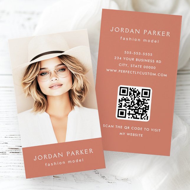 Tarjetas de presentación de terracota de moda con  (Photo QR code fashion terracotta business cards)