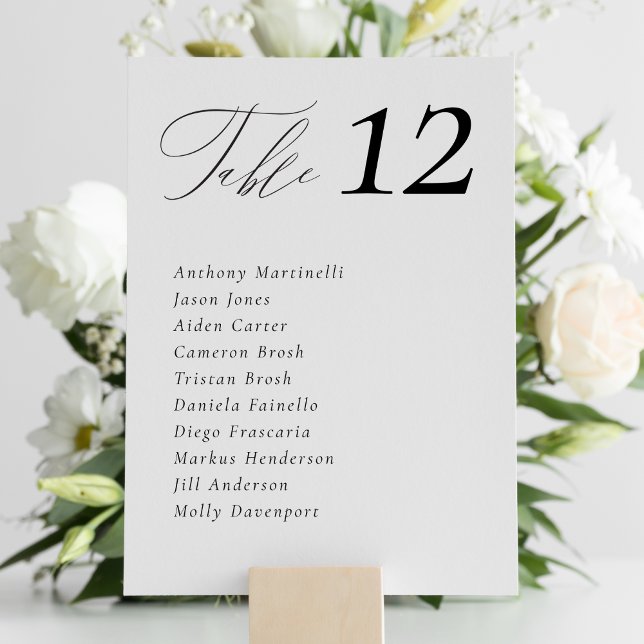 Tarjetas de tabla de Boda simple mínima (This elegant table seating chart card features a handwritten calligraphy script )