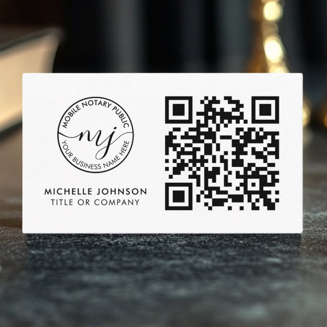 Tarjetas de visita de notario blanco moderno con c (Modern White QR Code Notary Business Card on Professional Notary Desk)