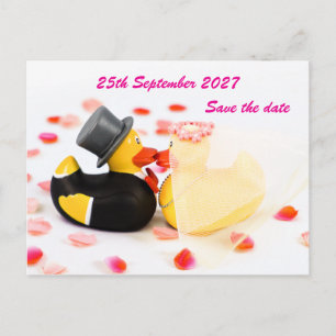 Tarjetas postales de patos de boda con confeti de