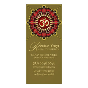 Tarjetas rojas verdes del estante de la yoga del