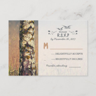 tarjetas RSVP de boda rural en árbol de amor