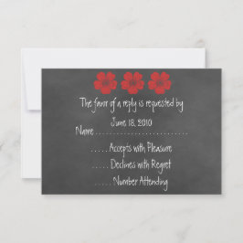 Tarjetas RSVP de Chalkboard de rosas rojas silvest