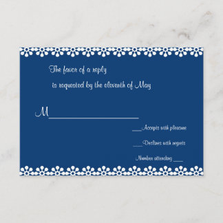 Tarjetas RSVP de flores azules y blancas