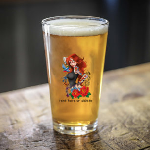 Tattoos de la mujer de Redhead