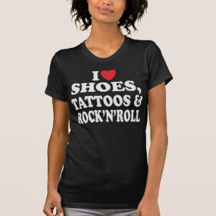 Tatuajes de los zapatos y camiseta del