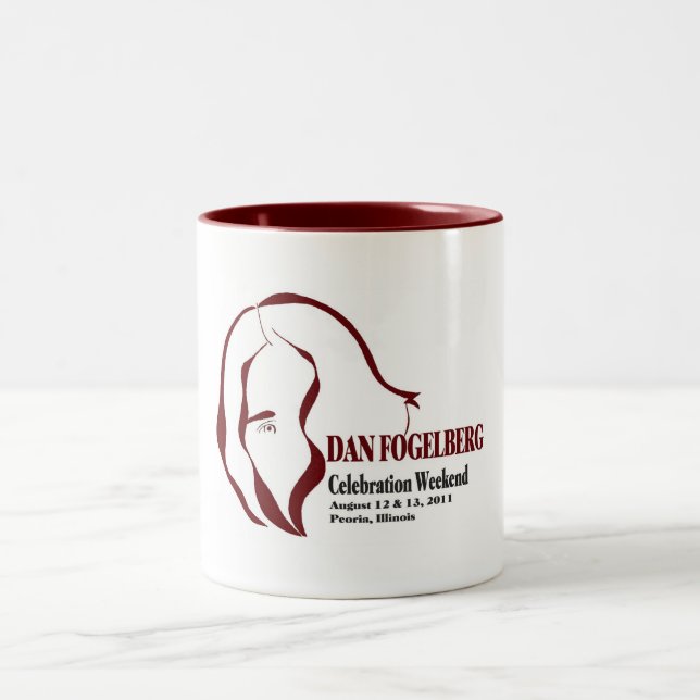 Taza 2011 del dibujo lineal de la celebración del (Centro)