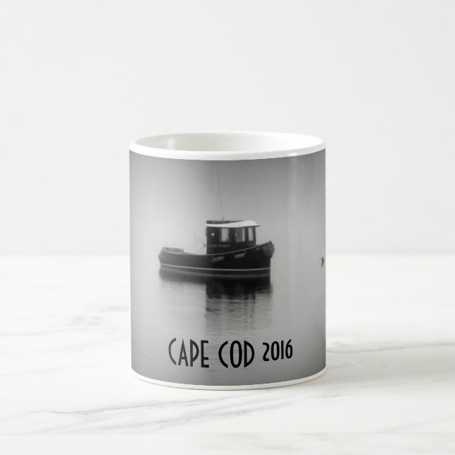 Taza 2016 de café de Cape Cod:  barco en la niebla (Centro)