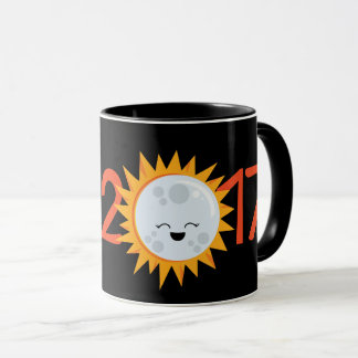 Taza 2017 del eclipse solar del total de la luna