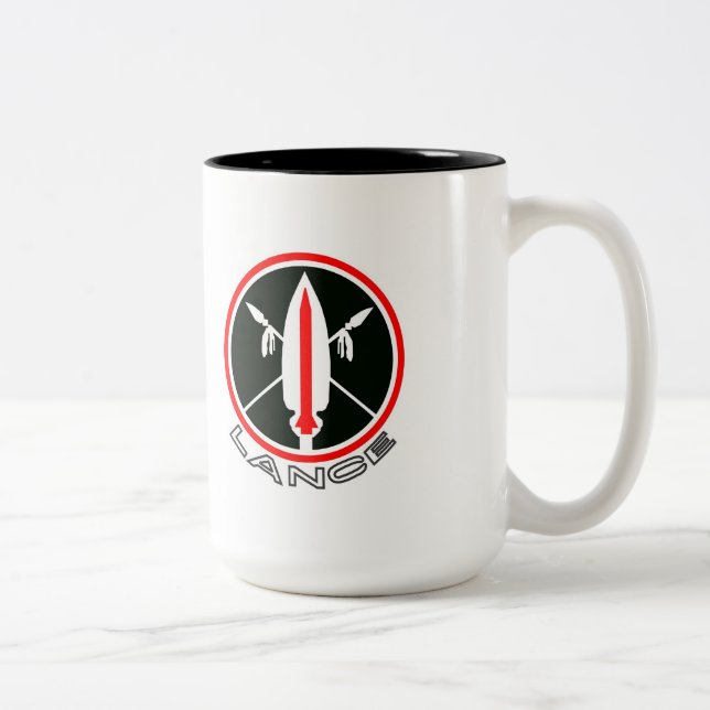 Taza 2018 de la reunión del misil de la lanza (Derecha)