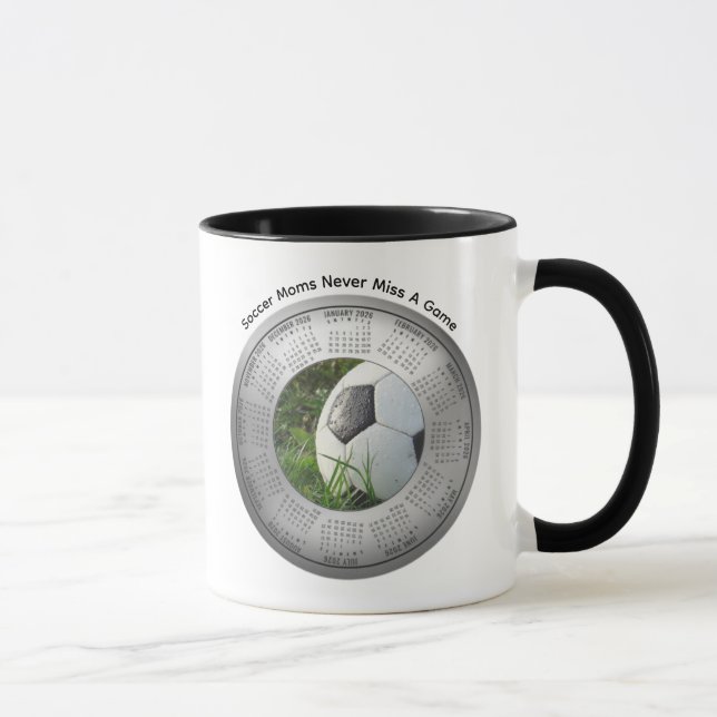 Taza 2026 Soccer Mom Calendar Coffee (Derecha)