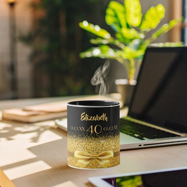 Taza 40.º monograma de oro negro elegante (Subido por el creador)