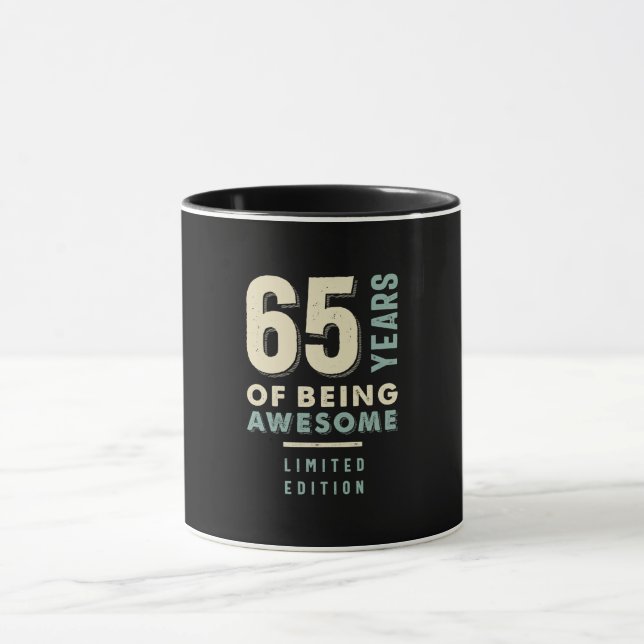 Taza 65 Años De Ser Increíble - 65 Años (Centro)