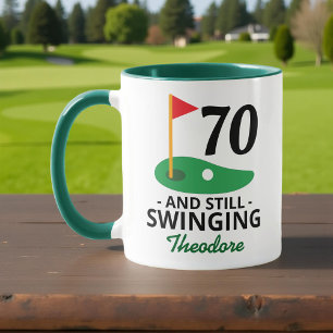 Taza 70 años y sigue balanceándose, divertido 70 cumple
