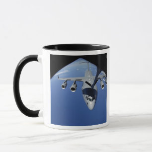 Taza A.C. - 17 Globemaster III recibe el combustible 2
