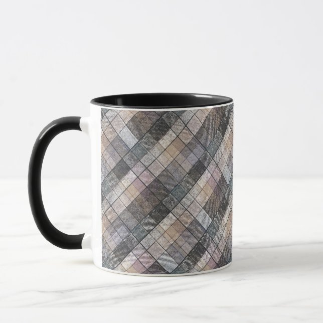 Taza a cuadros grises. (Izquierda)