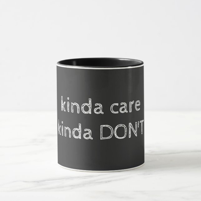 Taza A KInda le importa un poco no mug (Centro)