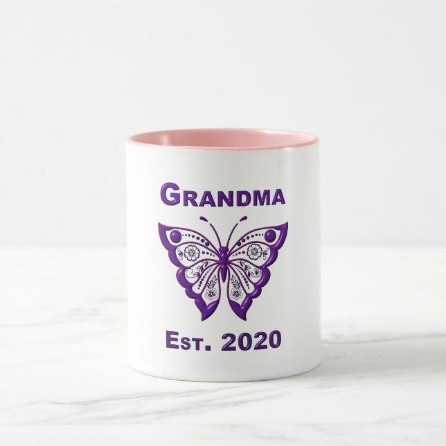 Taza Abuela de mariposa adorable "Est 2020" (Centro)