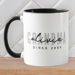 Taza Abuela desde el 20XX simple y moderno perrito<br><div class="desc">Este diseño sencillo y moderno se compone de una tipografía de san serif.</div>
