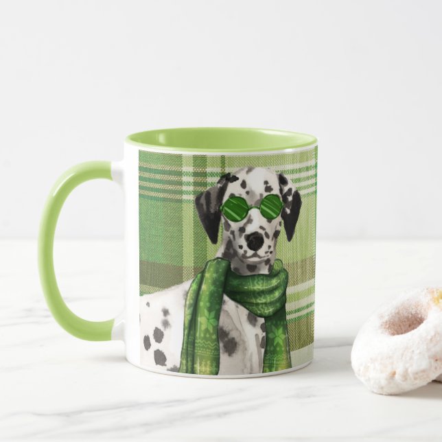 Taza Acosado con un perro Navidad dálmata (Con donut)