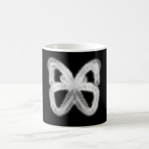 Taza activada calor de la mariposa que aparece