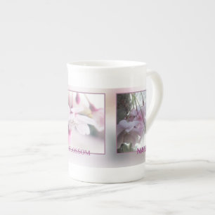 Taza adaptable de la porcelana de hueso en flor