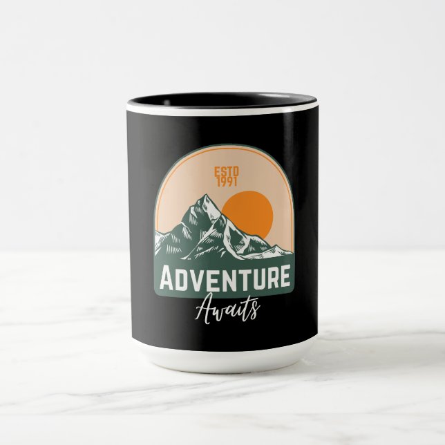 Taza Adventure Awaits (Centro)