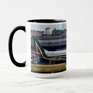 Taza Aeropuerto de la ciudad de Alitalia Embraer