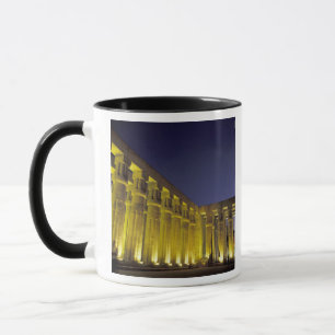 Taza África, Egipto, Luxor. Patio del sol de Amenhotep