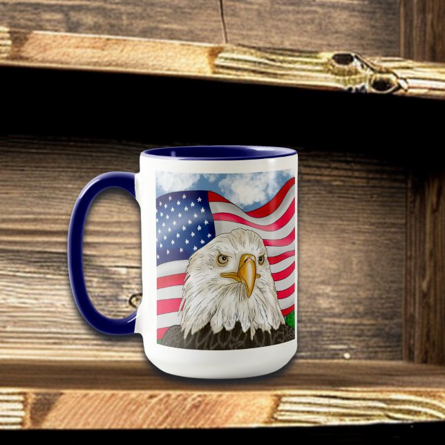 Taza Águila calva frente a la bandera estadounidense ar (Subido por el creador)