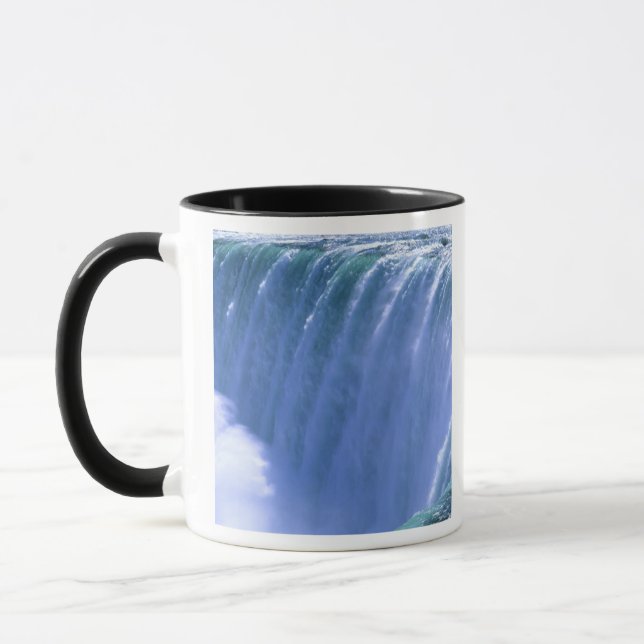 Taza Al borde de las poderosas cataratas del Niágara, N (Izquierda)