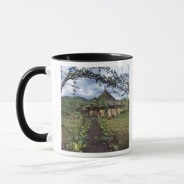 Taza Aldea en las Tierras Altas, Goroka, Papúa Nueva (Izquierda)
