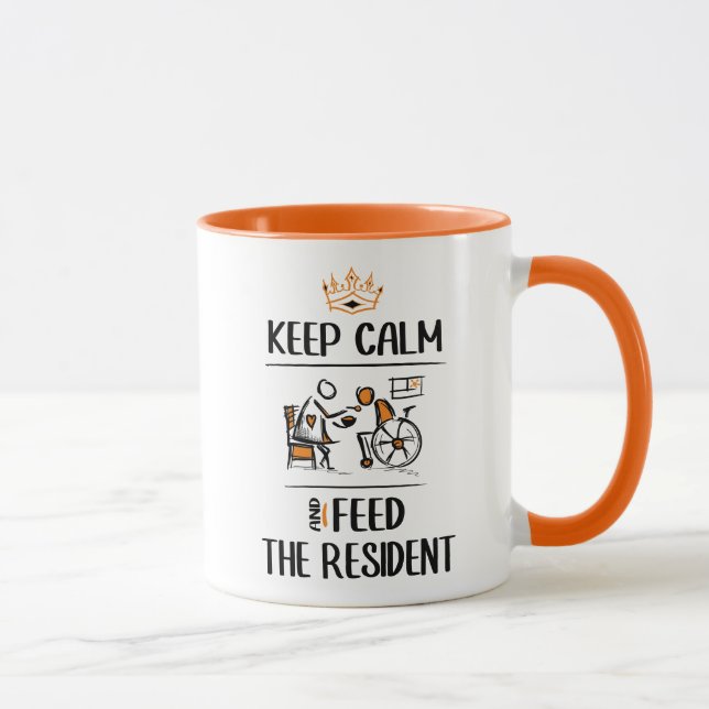 Taza Alimenta al residente. Auxiliar de enfermería Cuid (Derecha)