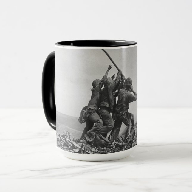 Taza Alzando la bandera en Iwo Jima (Anverso izquierdo)