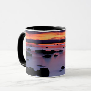 Taza Amanecer en el punto negro del lago Mono