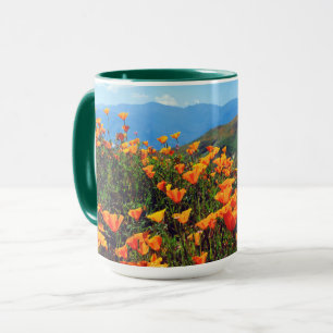 Taza Amapolas de California que cubren una ladera