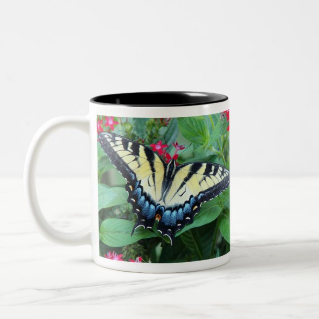 Taza amarilla de la mariposa de Swallowtail (Izquierda)