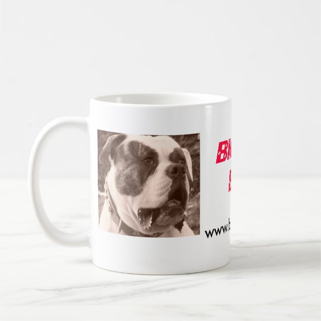 Taza americana grande de los bulldoges (Izquierda)