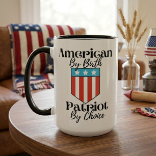 Taza Americano de nacimiento Patriota por elección Retr