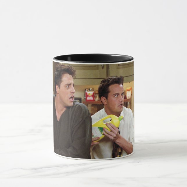 Taza AMIGOS™ | Joey y Chandler Sasued (Centro)